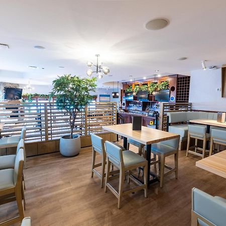 Sandman Hotel & Suites פרינס ג'ורג' מראה חיצוני תמונה