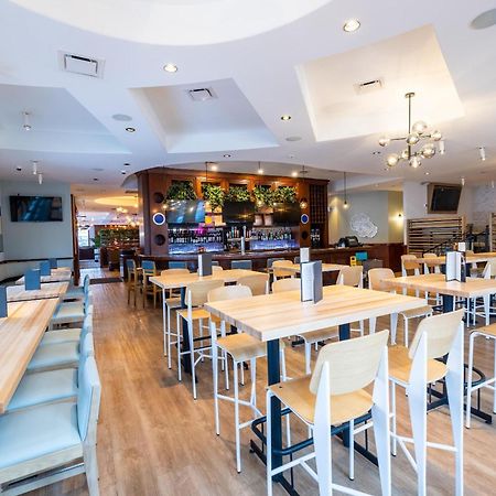 Sandman Hotel & Suites פרינס ג'ורג' מראה חיצוני תמונה