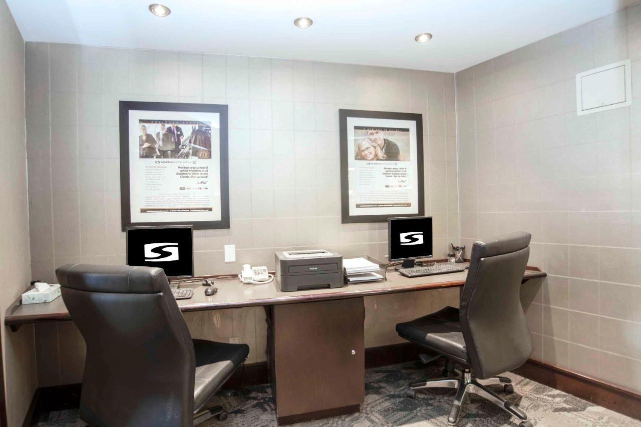 Sandman Hotel & Suites פרינס ג'ורג' מראה חיצוני תמונה
