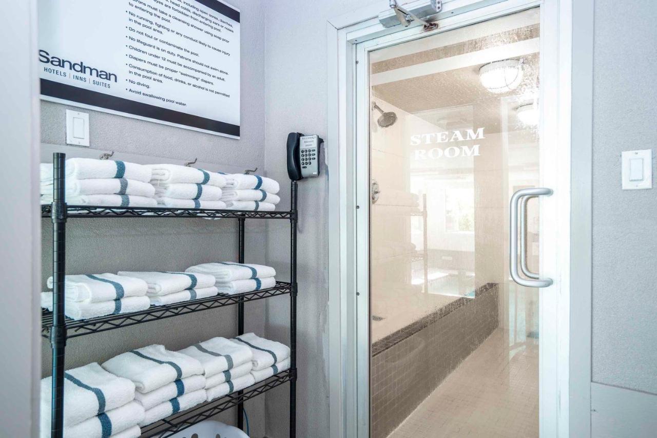 Sandman Hotel & Suites פרינס ג'ורג' מראה חיצוני תמונה