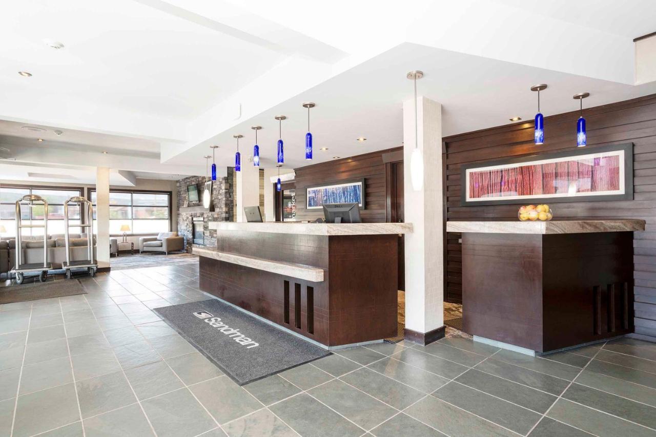 Sandman Hotel & Suites פרינס ג'ורג' מראה חיצוני תמונה