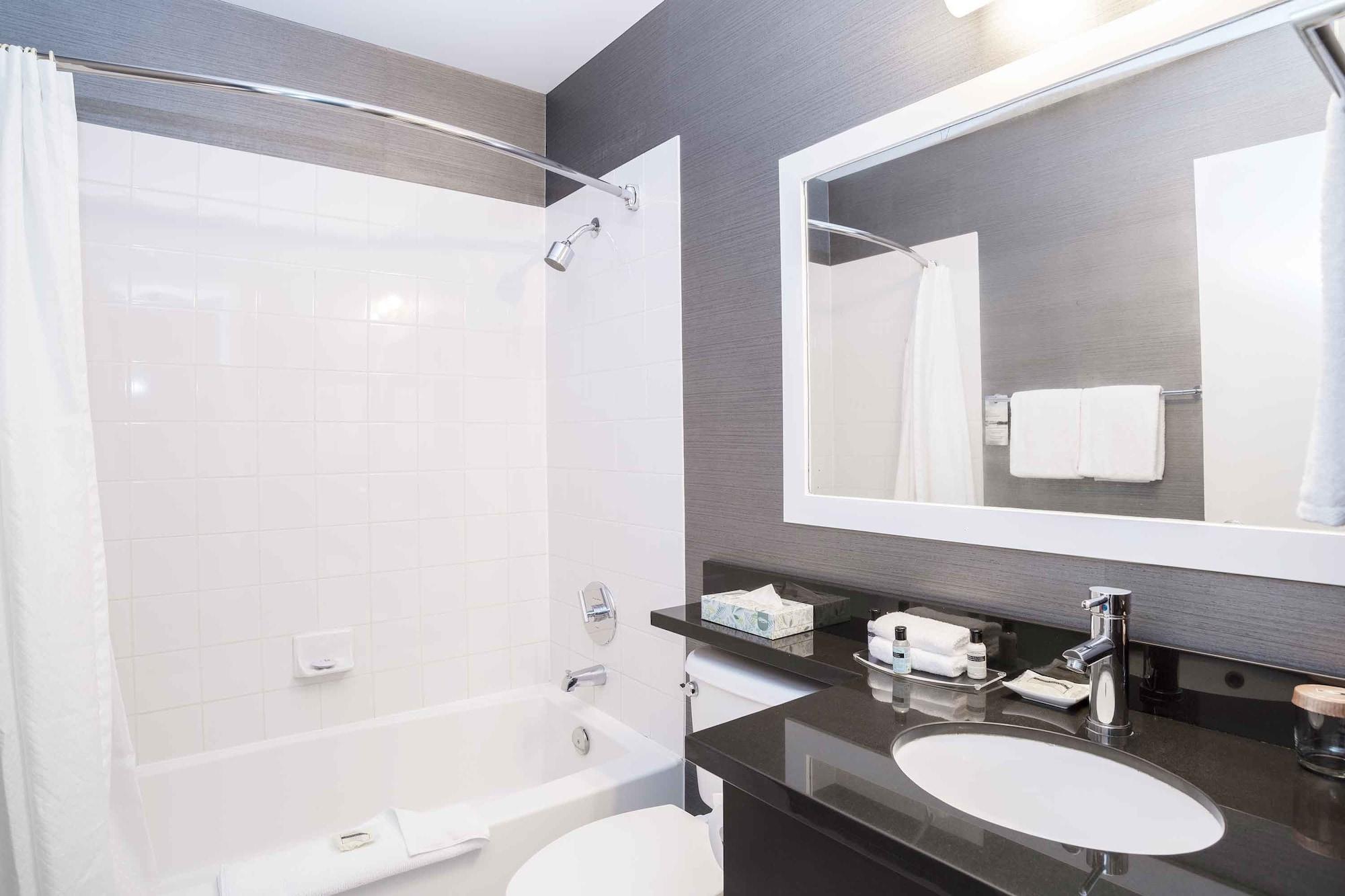 Sandman Hotel & Suites פרינס ג'ורג' מראה חיצוני תמונה