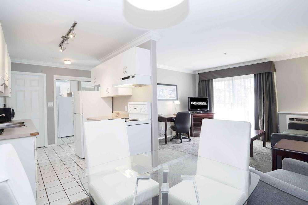 Sandman Hotel & Suites פרינס ג'ורג' מראה חיצוני תמונה